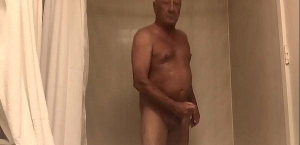  Grandpa’s Morning Shower